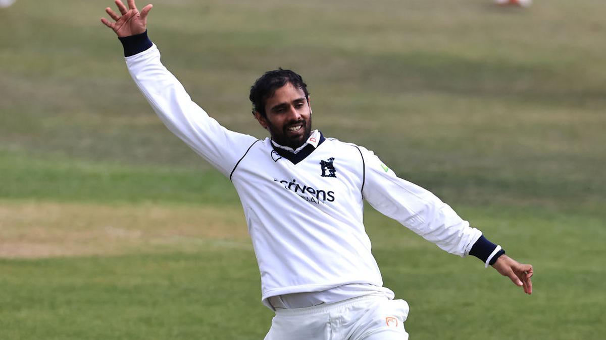 Hanuma Vihari out for a 23-ball duck on county debut