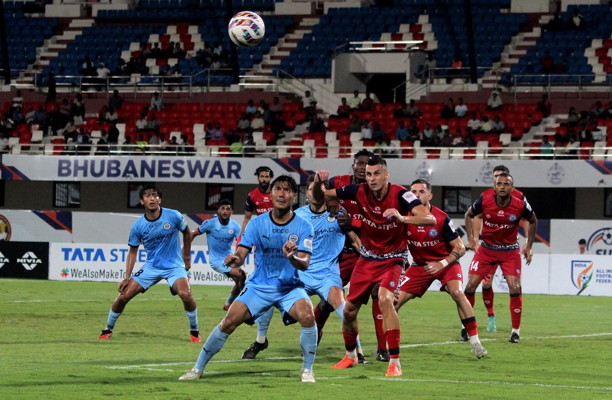 Keď zostali iba tri minúty v regulačnom čase a zápas pripravený ísť do pokutov, bol to JFC, ktorý konečne našiel prielom. 