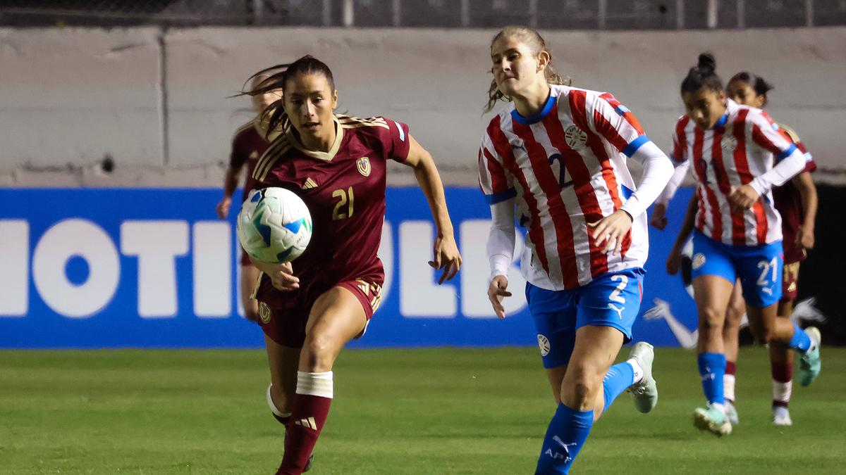 A maioria das jogadoras da seleção feminina ganha menos de US$ 20 mil, mostra pesquisa da FIFPRO A maioria das jogadoras da seleção feminina ganha menos de US$ 20 mil, mostra pesquisa da FIFPRO