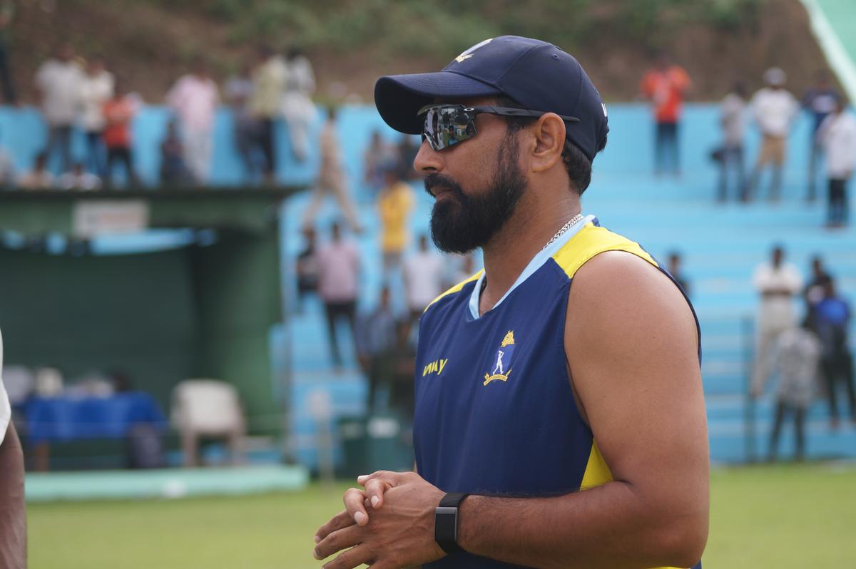 Mohammed Shami escolheu 15 postigos nas duas primeiras rodadas do Troféu Ranji, mas ficou sem postigos contra Tripura em uma superfície amigável para batedores.