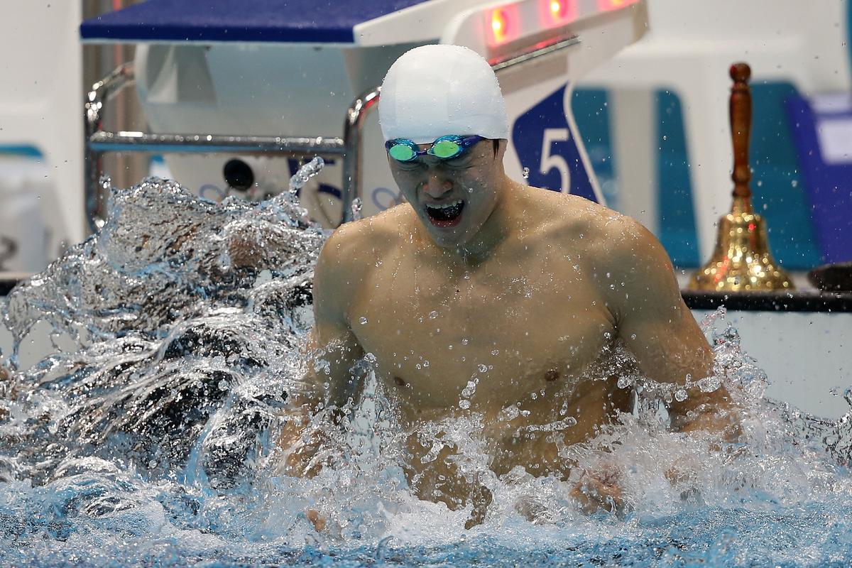 Sun Yang celebrates after winning the men’s 1500m freestyle final at the London 2012 Olympic Games.