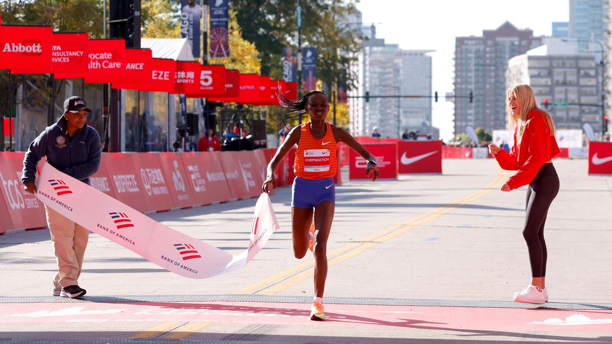 Kenya’s Ruth Chepngetich, Benson Kipruto cruise to victory in Chicago Marathon