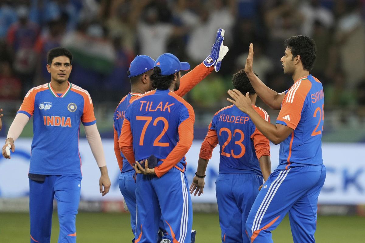 India’s Shivam Dube, right, picked two wickets with his hard length to derail the Pakistan innings.  India’s Shivam Dube, right, picked two wickets with his hard length to derail the Pakistan innings.