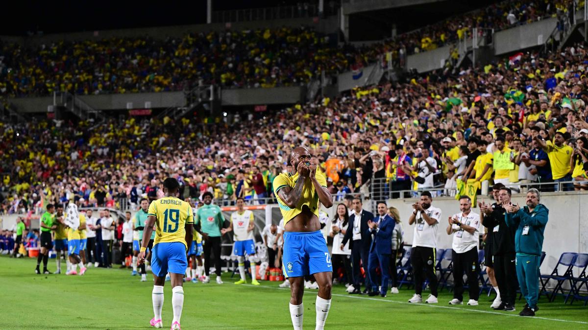 Le Brésil a marqué deux buts en fin de match pour battre la Croatie 3-1 lors de la préparation de la Coupe du Monde.