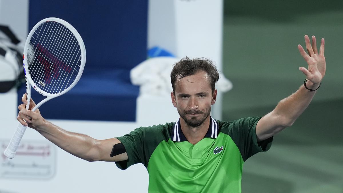 Medvedev cruises into Dubai Open semifinals