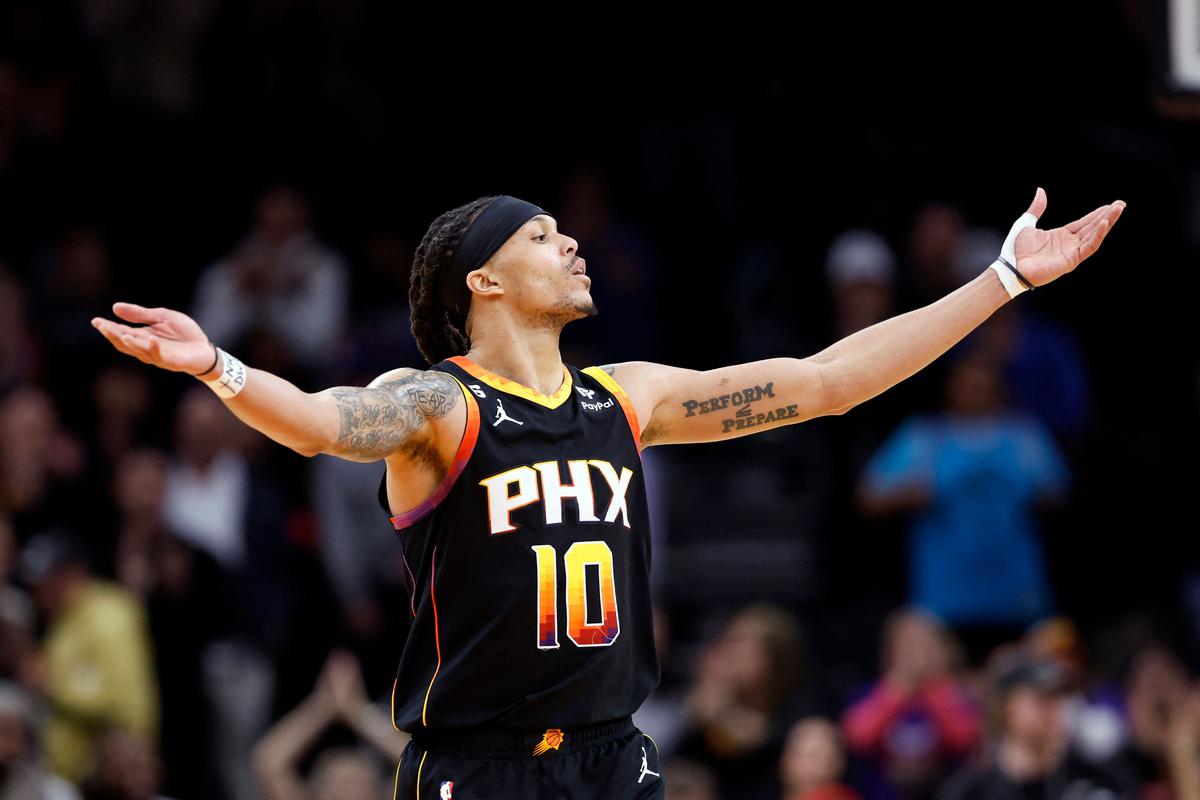 Phoenix Suns Beat Indiana Pacers in NBA