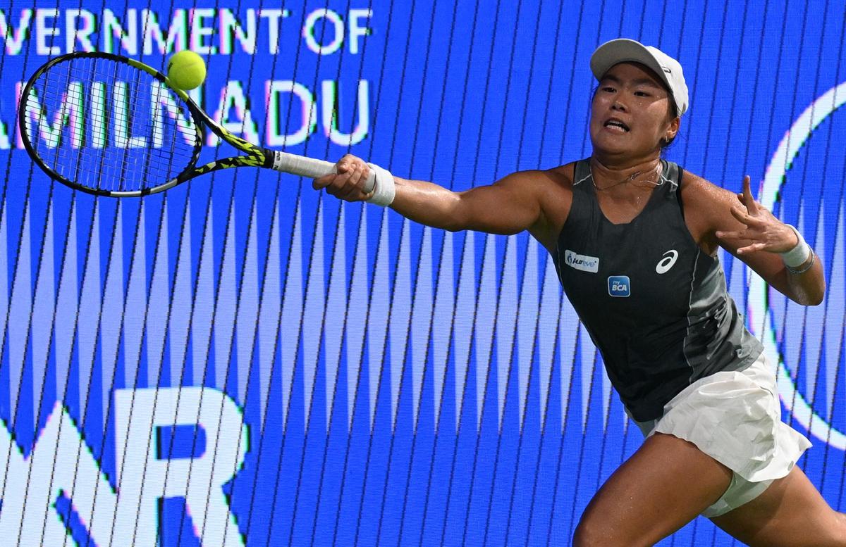 Janice Tjen desperdiçou seu primeiro match point ao acertar um forehand cruzado na quadra, mas um excelente backhand cruzado na quadra cortou o retorno para um serviço de anúncio amplo de Birrell fez o trabalho na segunda instância.
