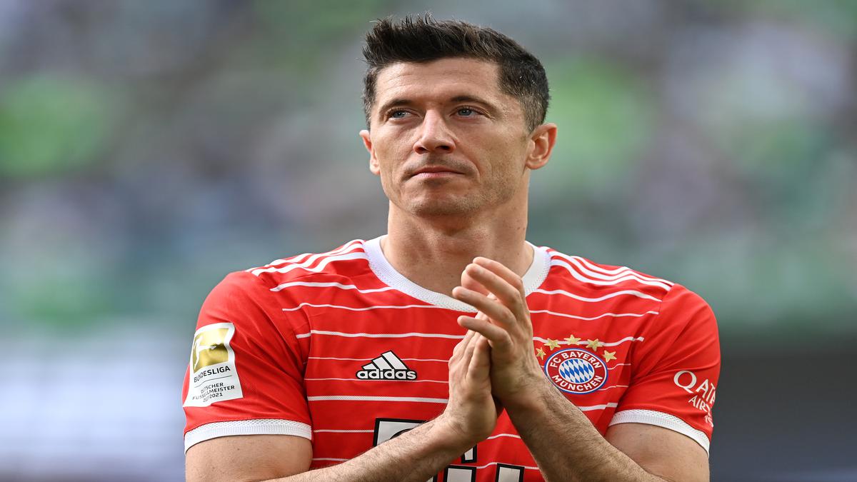 Barcelona makes offer to Bayern Munich for Lewandowski