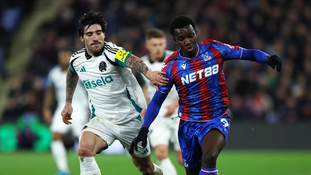 Premier League 2024-25: Last-gasp Munoz header saves Palace in home draw with Newcastle