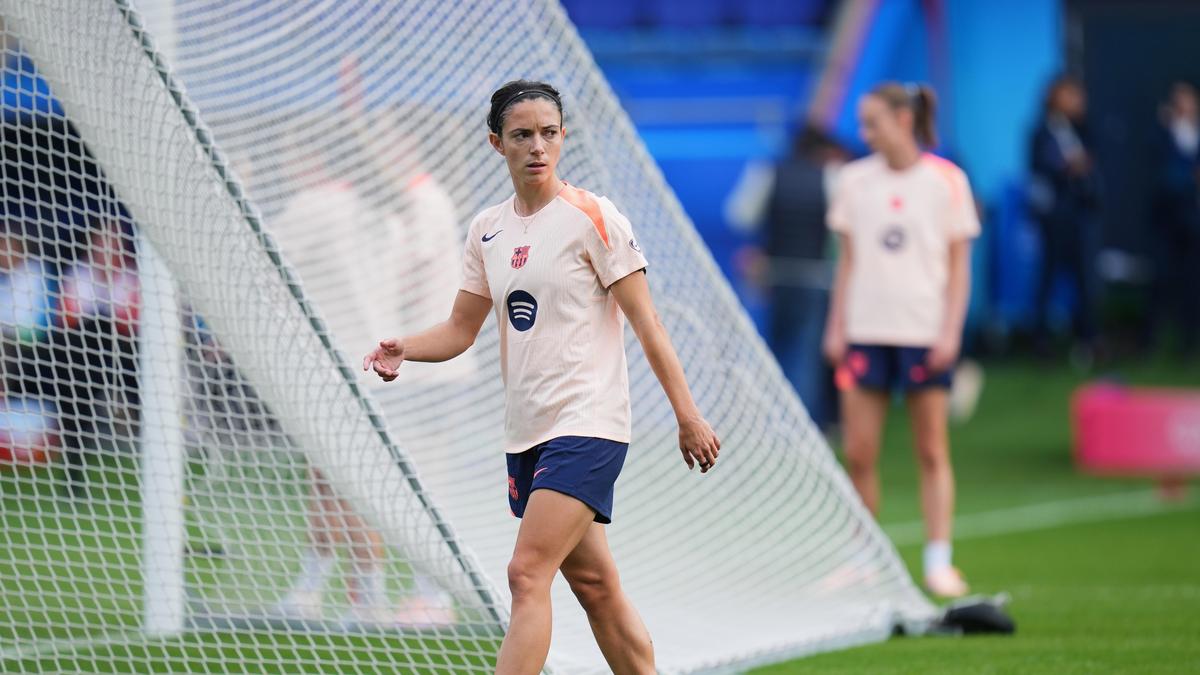 Débat final de la Ligue des champions féminine : Mjeld défend sa décision alors que les critiques de Bonmati suscitent la controverse