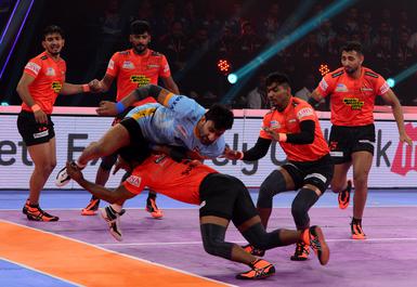 Pro Kabaddi, Day 4 in pictures: Surinder Singh shines, Naveen expresses to  700 raid points - Sportstar