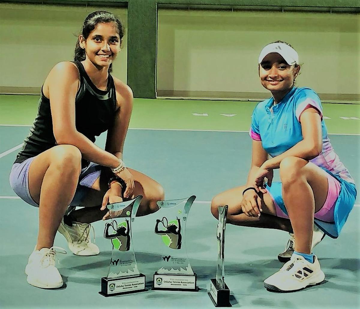 Laxmisiri Dandu and Priyanka Rana, the doubles champions in the ITF junior tennis tournament.
