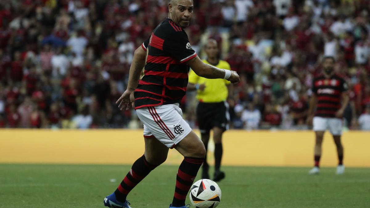 Brazil’s Adriano bids farewell in testimonial match at Maracana