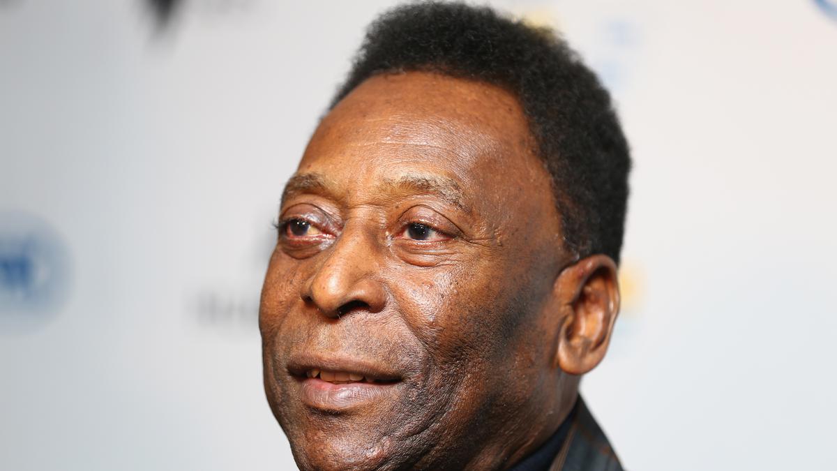 Pele post on Instagram: Following my treatment as usual