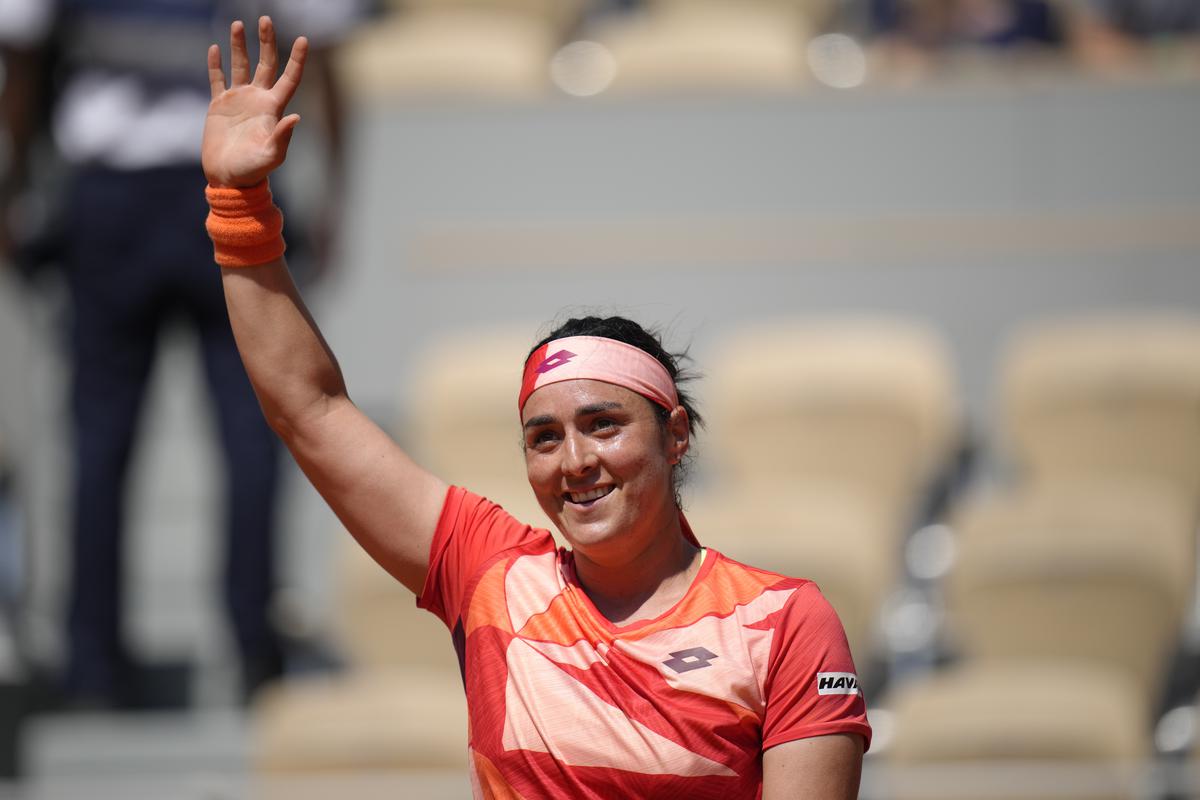 French Open Jabeur eases past Pera to move into quarterfinals
