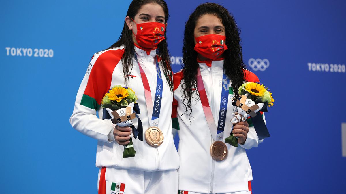 No medal sale as airline steps in to fly Mexican Olympians to worlds