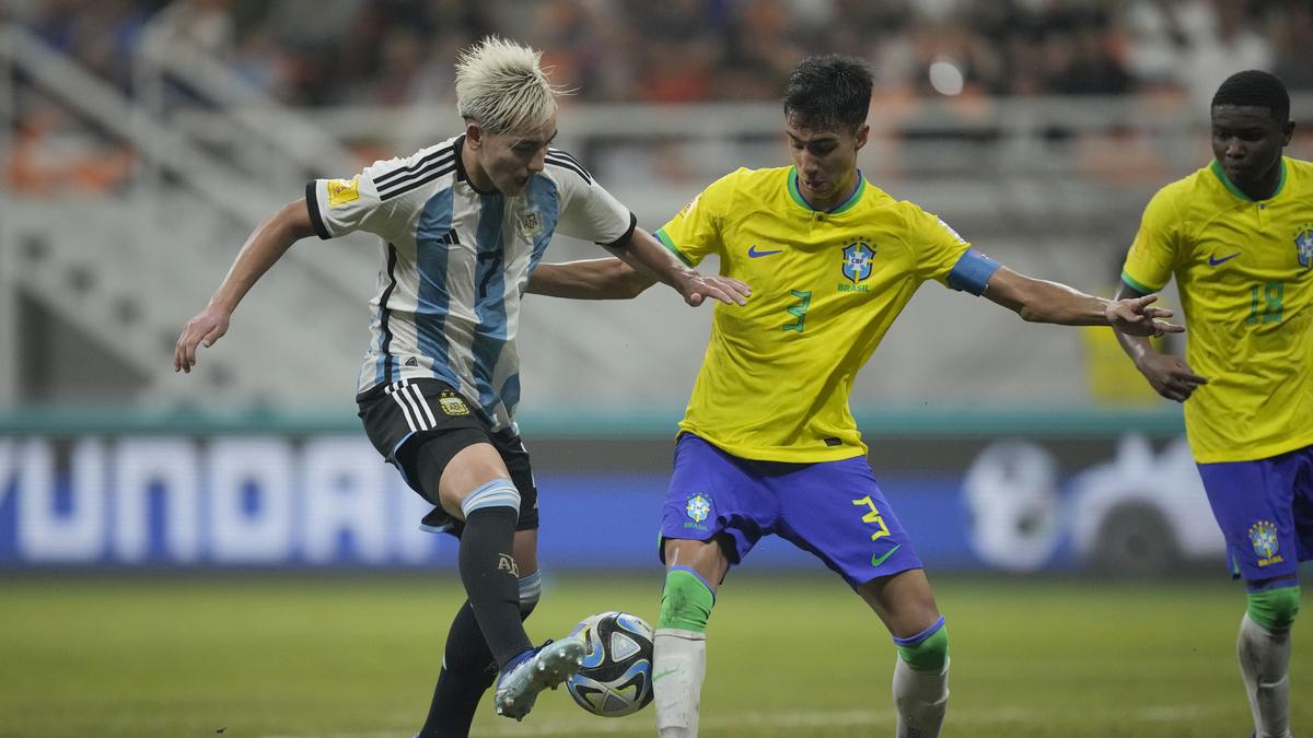 Manchester City completes transfer of teenage prodigy Vitor Reisfrom Brazil