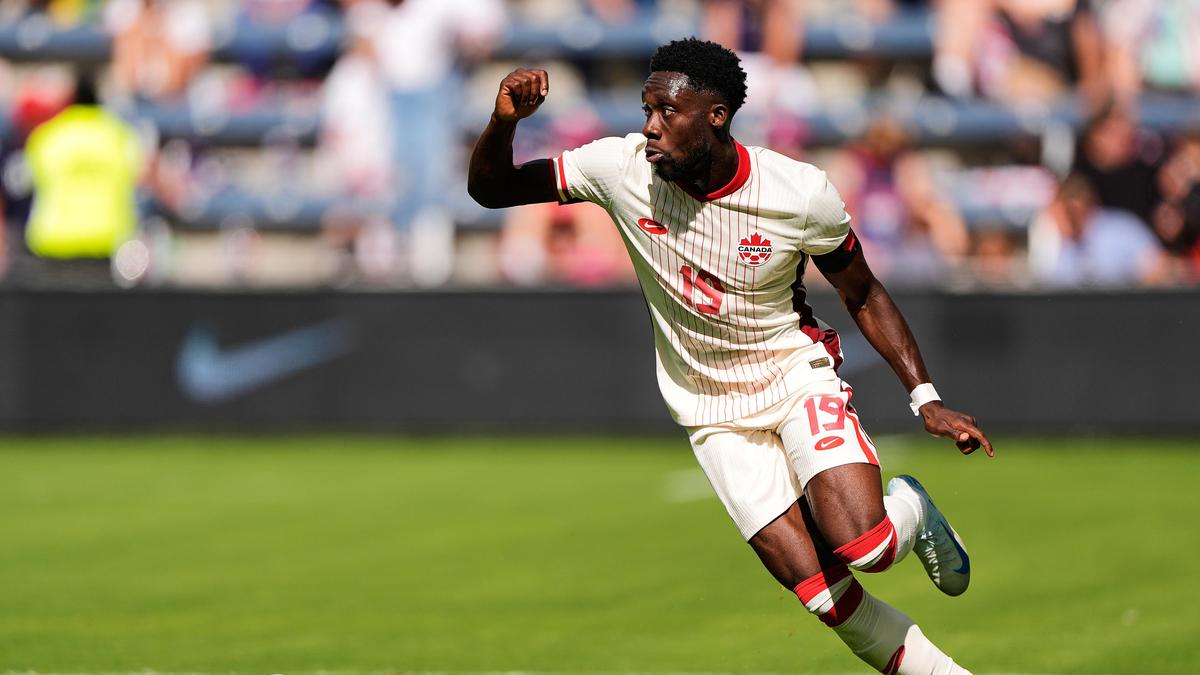 Alphonso Davies, blessé, appelé à l’entraînement du Canada en vue de la Coupe du Monde de la FIFA 2026
