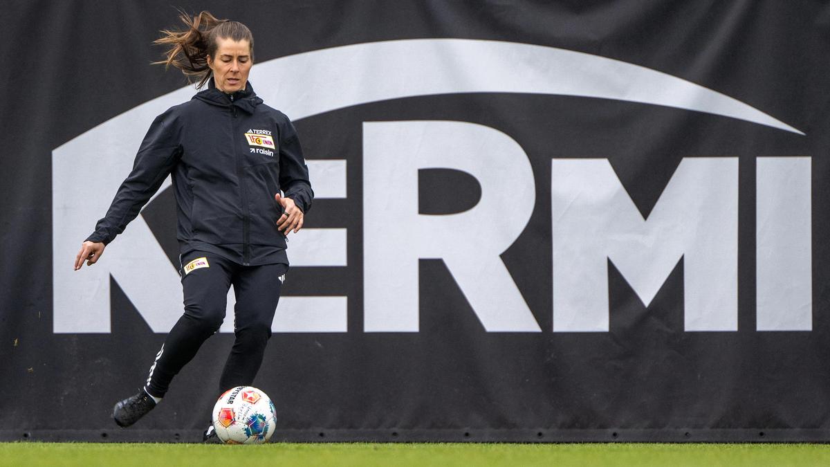 Bundesliga 2025-26 : l’entraîneur du Bayern Kompany déclare que la nomination de Marie-Louise Eta est “quelque chose de spécial”