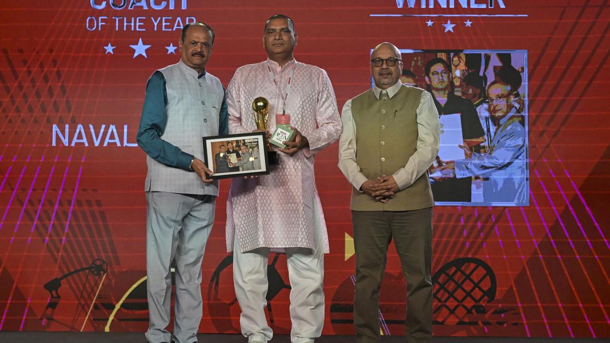 Amol Muzumdar, Naval Singh given Coach of the Year award at Sportstar Aces 2026
