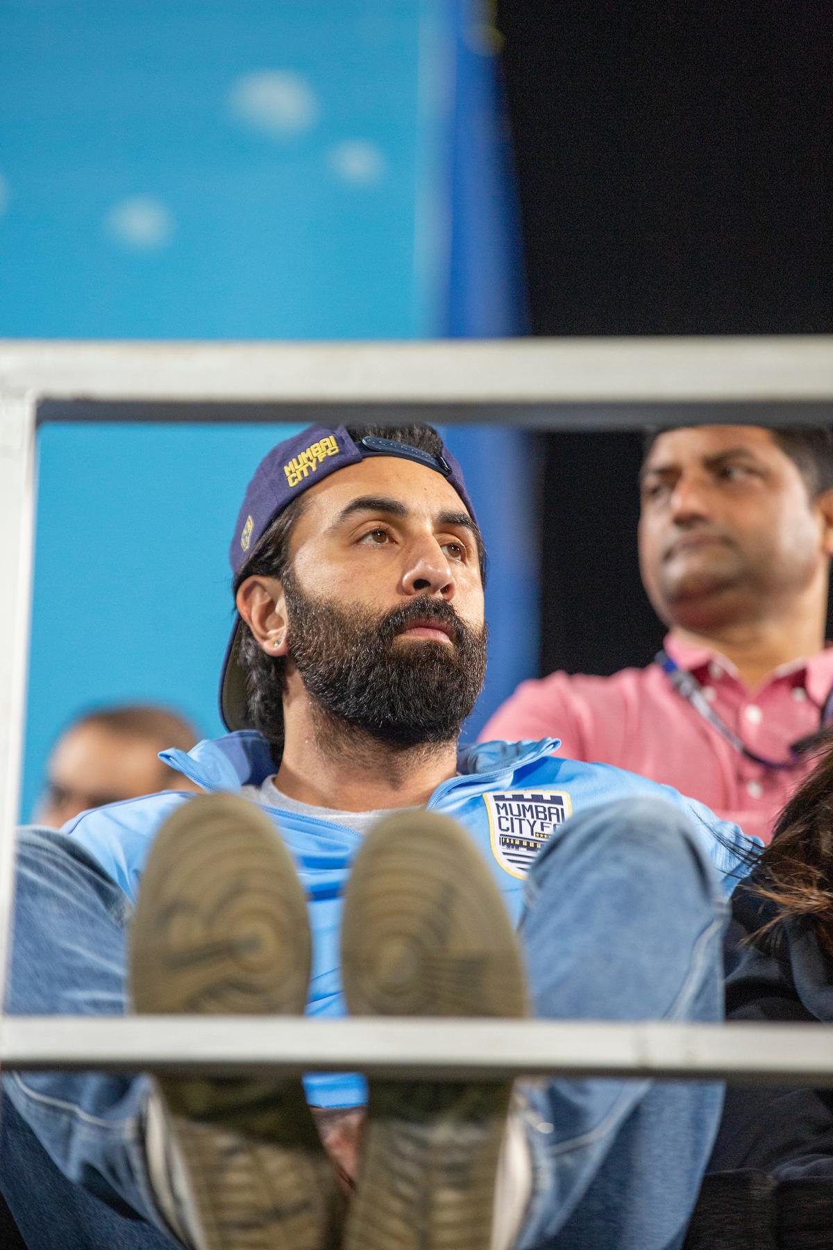 In Pictures Ranbir Kapoor Alia Bhatt Enjoy Sunday Football At Mumbai City Fc Vs Kerala 3913