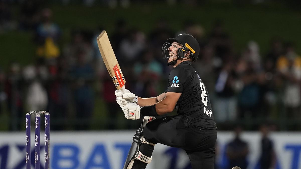 SL vs NZ LIVE Score, 3rd ODI: New Zealand 112/1 in 21 overs, rain stops play