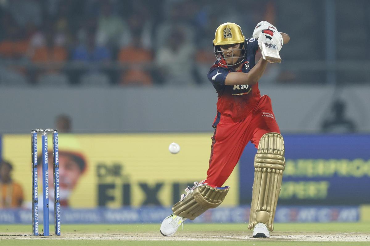 WPL मध्ये अर्धशतक झळकावणारी गौतमी नाईक पहिली अनकॅप्ड खेळाडू ठरली.