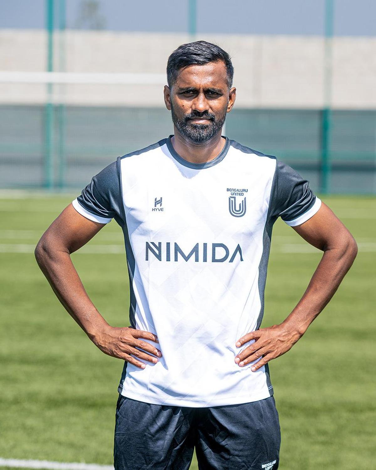 „Posledná osoba, ktorá by sa mohla vzdať, by som mala byť ja“: Hlavný tréner Nallappan Mohanraj túto vieru preniesol aj cez postup FC Bengaluru United.