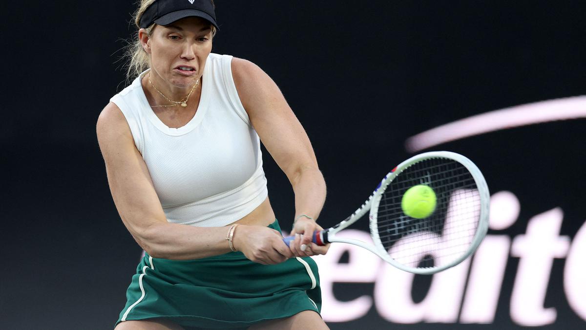 Charleston Open: Miami Open champion Danielle Collins wins twice to reach quarterfinals