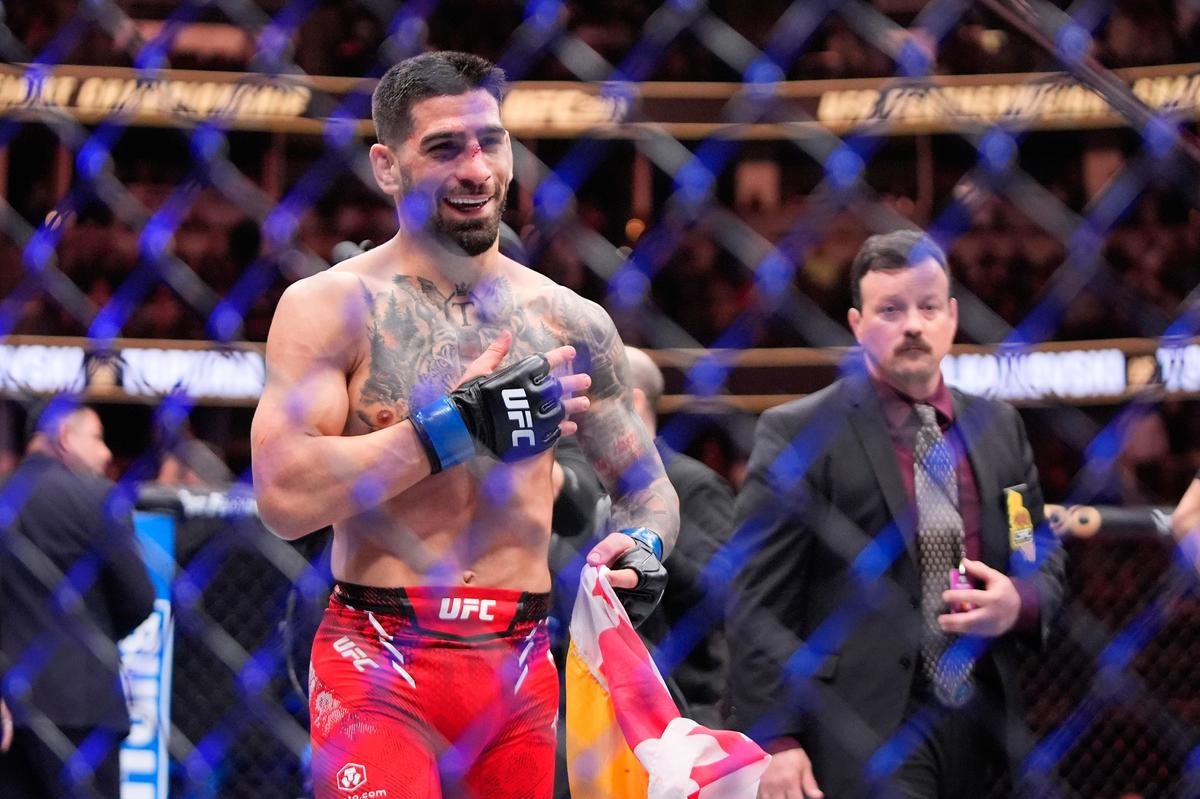 A luta pelo título dos leves entre o campeão indiscutível Ilia Topuria (na foto) e o detentor do título interino Justin Gaethje servirá como luta principal.