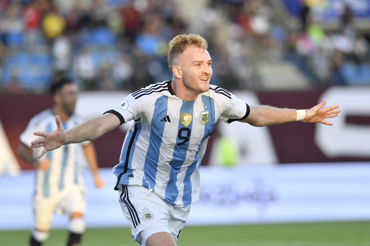 Argentina vence 1-0 a Brasil y garantiza cupo a París 2024 y elimina a archirrivales
