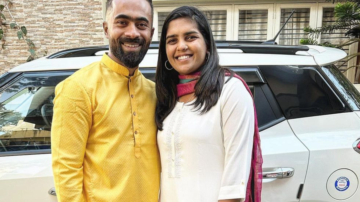 Veda Krishnamurthy, Arjun Hoysala tie the knot on her mother’s birthday, shares pictures