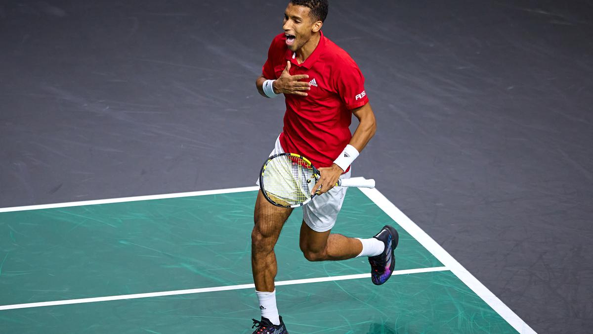 Auger-Aliassime keeps Canada alive against Italy in Davis Cup semis