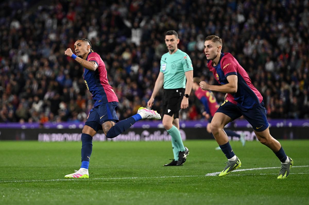 La Liga 2024-25: Barcelona 2-1 Valladolid: Lopez, Raphinha Seal ...