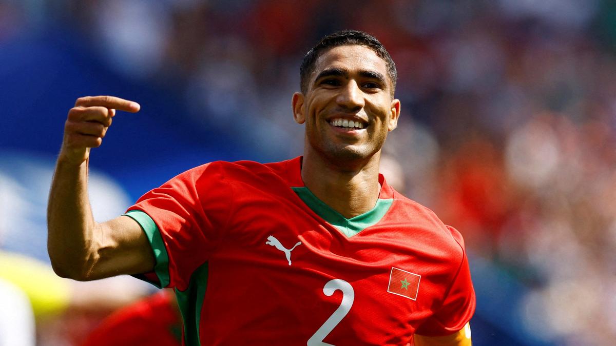 Marrocos inclui o capitão lesionado Hakimi na seleção da AFCON