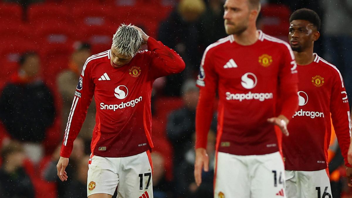 Manchester United Humillado 3-0 por el Tottenham: Análisis e Impacto en la Premier League 2024-25