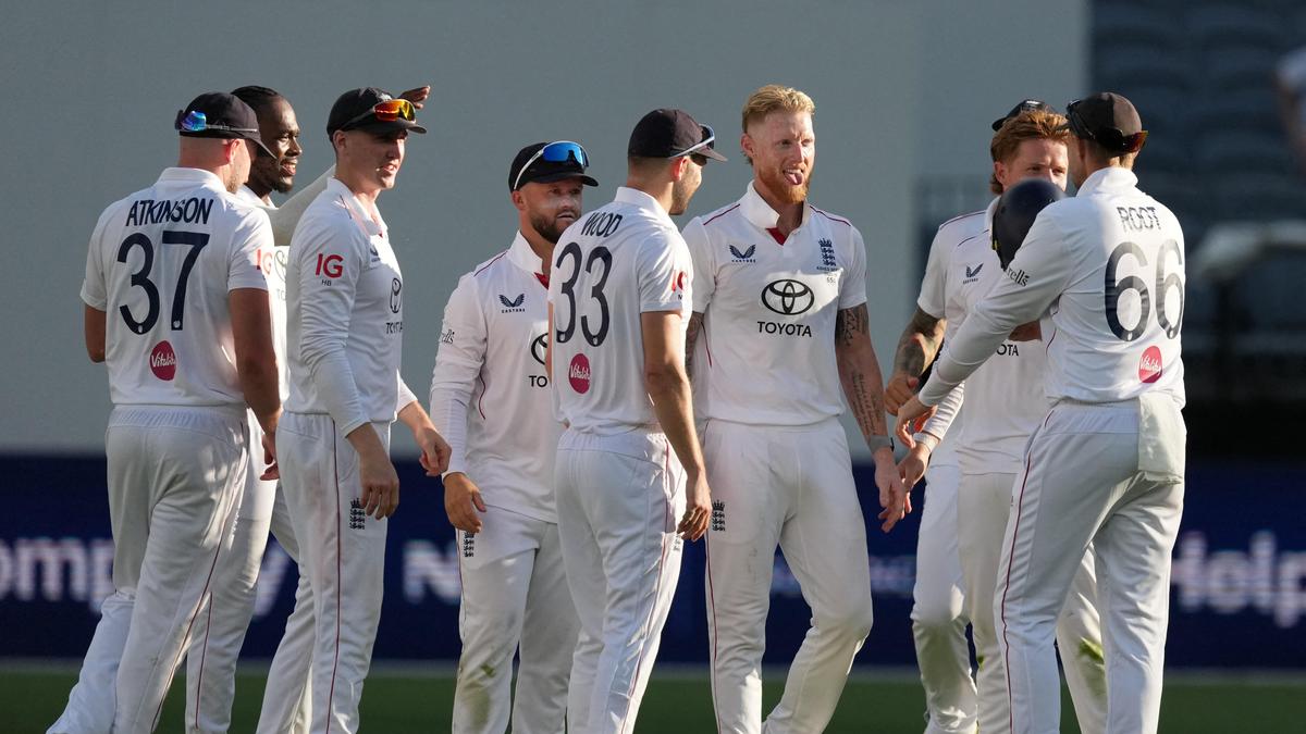 AUS vs ENG LIVE Score, 1st Test Day 2: Doggett removes Jamie Smith; England 114/7