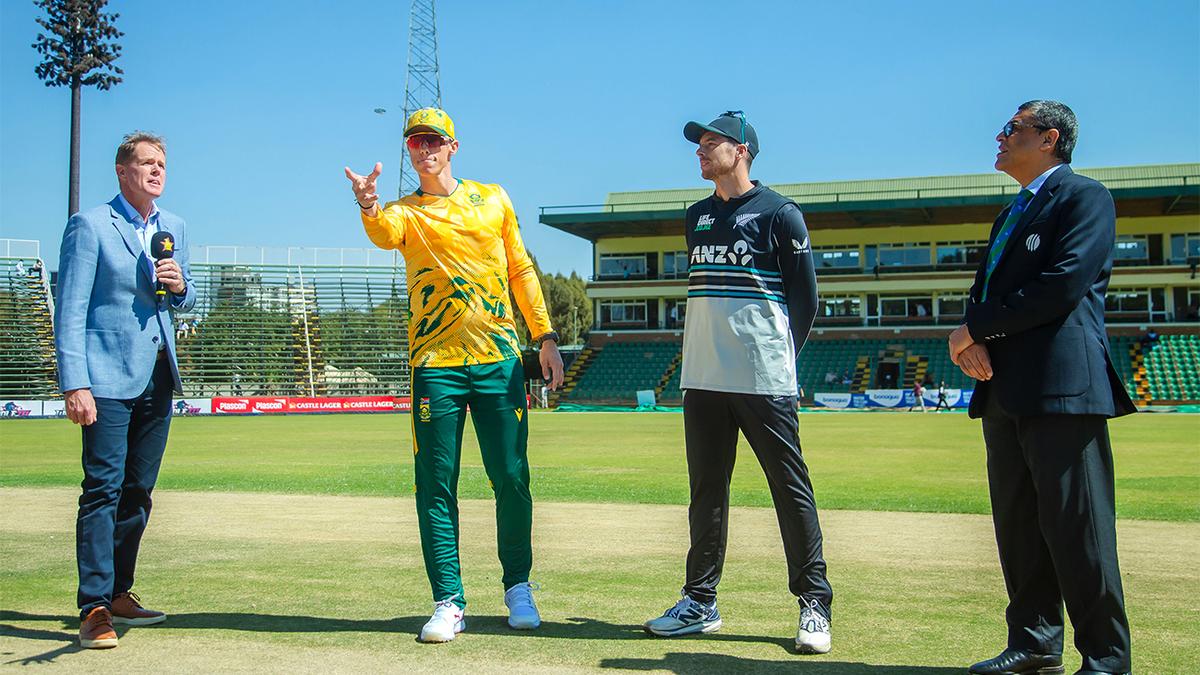 NZ vs SA Final Live Score, T20I Tri-Series 2025: Conway and Seifert make brisk start for New Zealand against South Africa