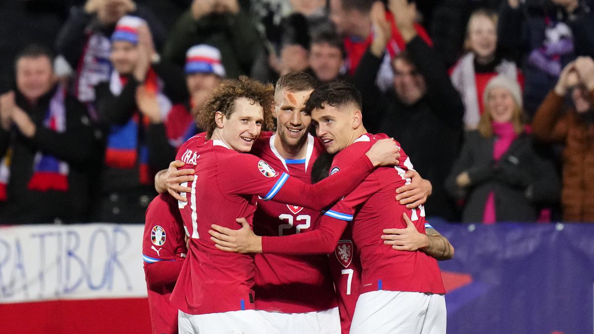 Czech Republic qualifies for Euro 2024 with Moldova win but coach resigns