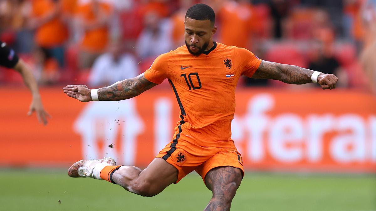 Memphis Depay back in the Netherlands squad for friendlies against ...