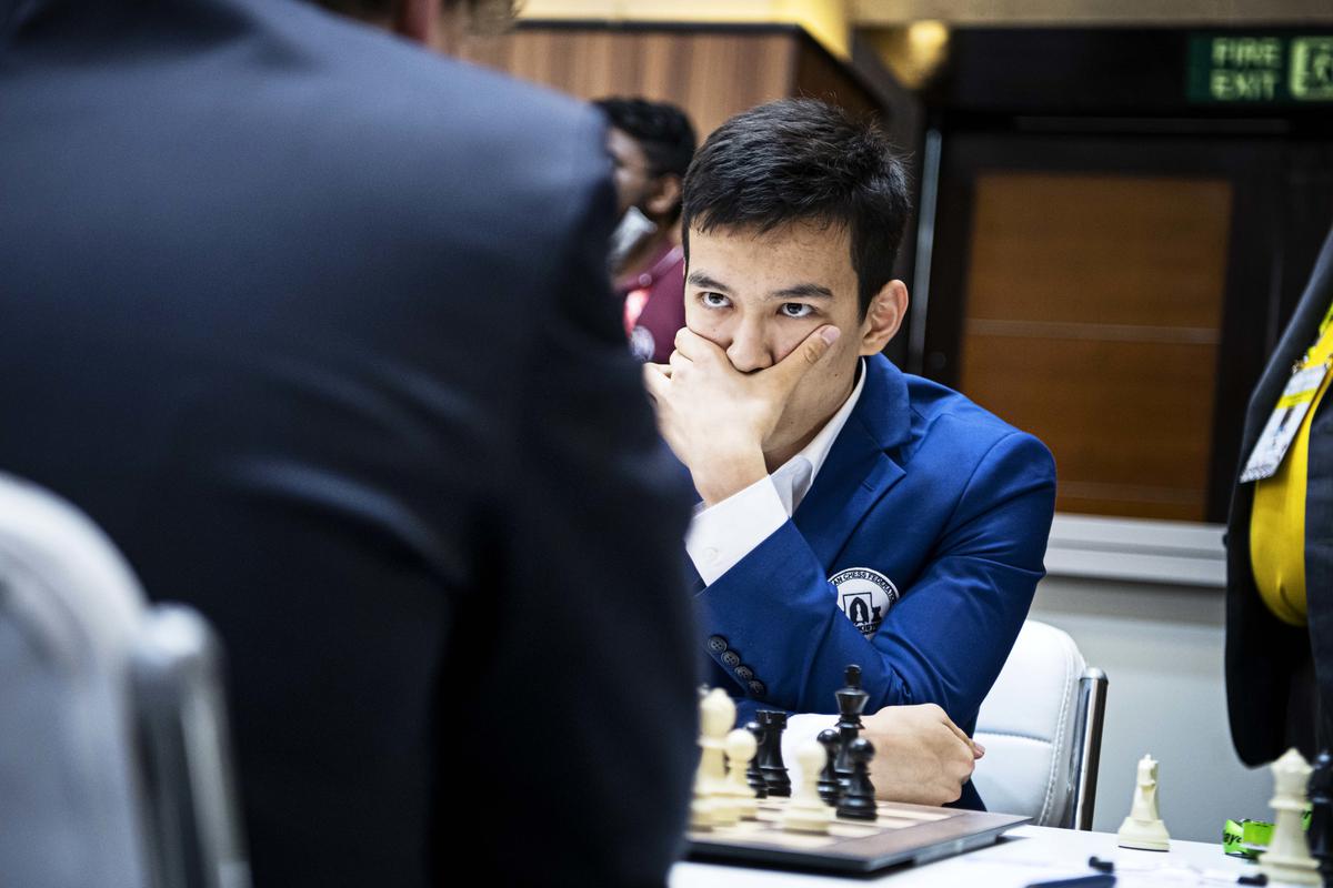 In the FIDE rating, the ranking of two Uzbekistan chess players rose and  one decreased