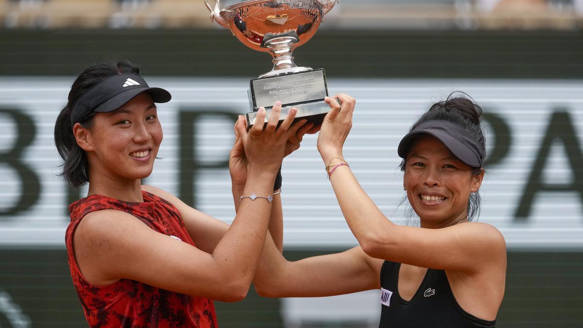 Wang and Hsieh clinch women's doubles title at Roland Garros-Xinhua