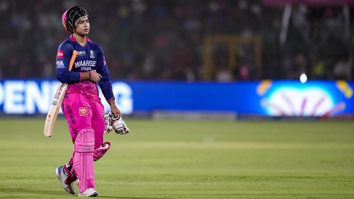 Vaibhav Sooryavanshi walks off injured in Rajasthan Royals vs Sunrisers Hyderabad IPL 2026 contest