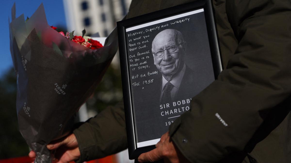 Manchester United fans flock to Old Trafford to pay tribute to Bobby Charlton following his demise at 86