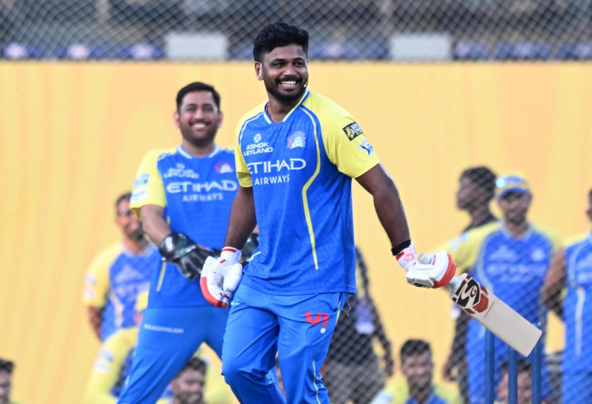 Samson, a la derecha, añade experiencia y flexibilidad al CSK, sobre todo como opción de portero, pero no como sucesor directo de Dhoni.