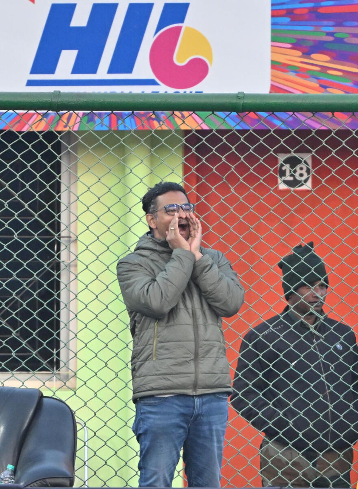 Digvijay Singh Deo, vice-presidente da SG Sports, nunca se senta no banco de reservas com os Pipers. 