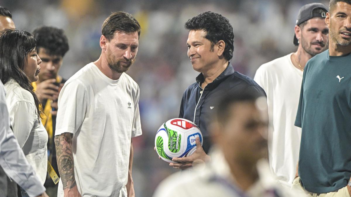 Lionel Messi em Nova Delhi – Nevoeiro e má qualidade do ar atrasam o voo de Messi para a capital nacional