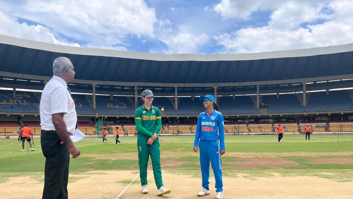 Board President’s XI-Women vs South Africa Women Warm-up Fixture Live Updates: Rain resumes in Bengaluru; Covers back on, BP XI - 71/1 (14)