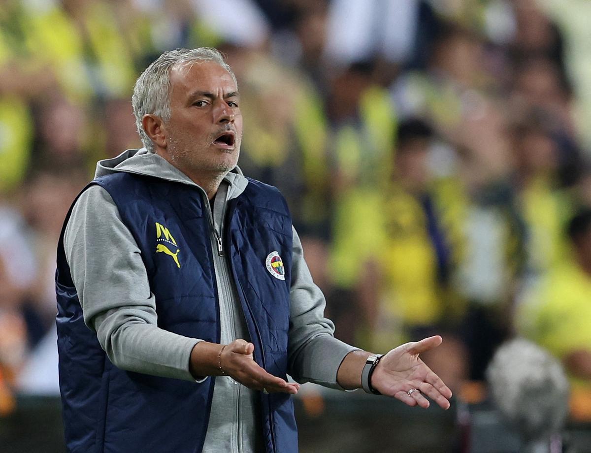 El entrenador del Fenerbahce, José Mourinho, expresó su opinión sobre el juego.