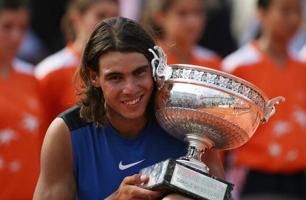 Nadal defeated Federer to defend his French Open title in 2006.